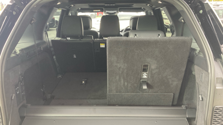 Land Rover Discovery 3.0 D350 Dynamic SE 5dr Auto Diesel Station Wagon